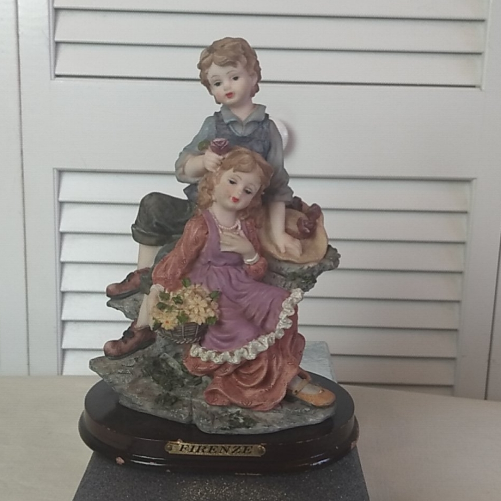 FIRENZE Boy and Girl Figurine